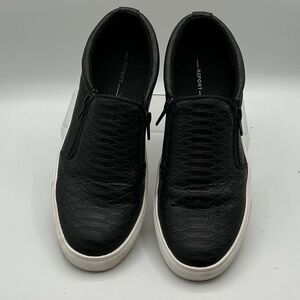 Report Ammons women’s Snakeskin faux leather, slip on sneakers, size 9